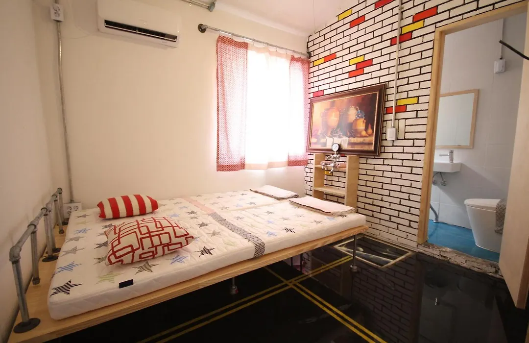Time Travelers Party Hostel In Hongdae-1