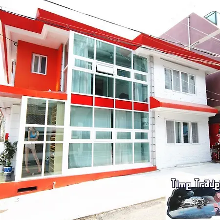 Time Travelers Party Hostel In Hongdae-2